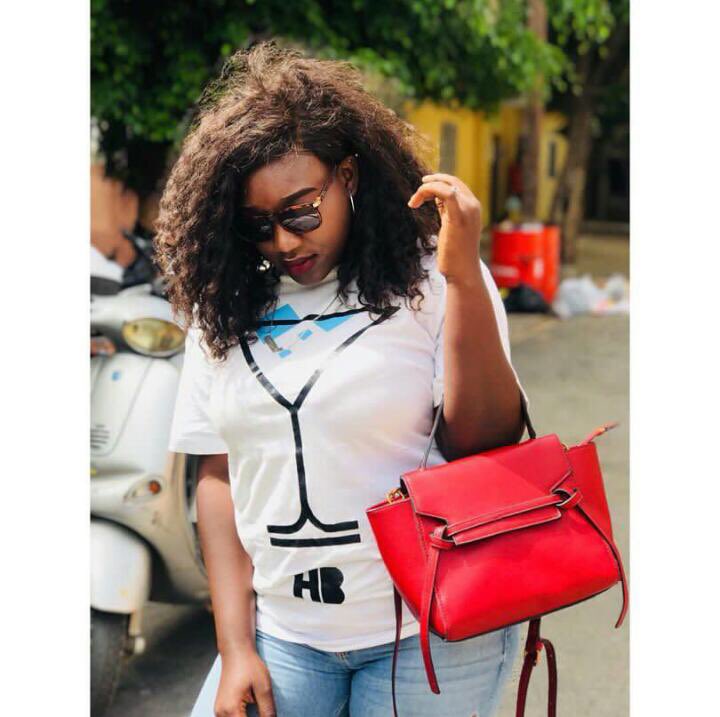 Homme_Beau_Corp's tweet photo. « La seule vraie élégance est dans l’esprit; si vous avez ça, le reste vient vraiment de ça. »
#Mode #SenegaleseTweet #Hbdesign @Homme_Beau_Corp @Xalliloulah00 @thiakass_ @ADNchannel221 @NdourAm21 @Falilou_Wos @Mima_D_ @HamsPapi100 https://t.co/kZvf0Gl880