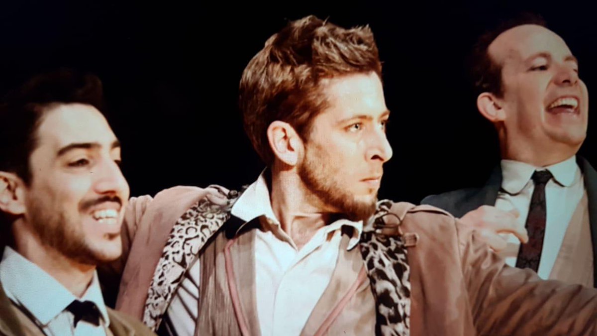 lacarpiteatro's tweet photo. Hoy 20hs @elcentesimomono Dirección @OsquiGuzman 
últimas 3 funciones!
#teatro #magia reservas @alternativa_t https://t.co/7g4vRDYefV