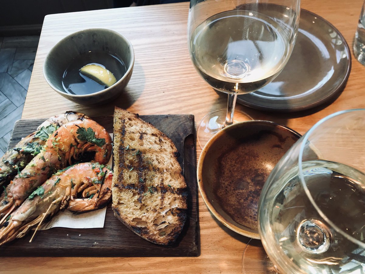 JillCarter5's tweet photo. @PaulAinsw6rth  @rojanos a weekend away; lots to celebrate including my wonderful husbands birthday. 💕🥂🍸Fabulous lunch, Prawns, Muscadet in stunning Padstow, and incredible Townhouse... thank you @PaulAinsw6rth https://t.co/QjxenlInkC