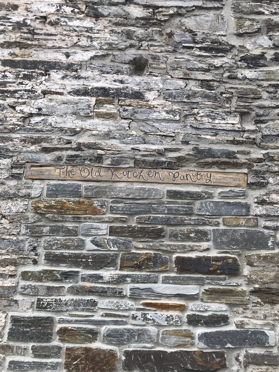 JillCarter5's tweet photo. @PaulAinsw6rth  @rojanos a weekend away; lots to celebrate including my wonderful husbands birthday. 💕🥂🍸Fabulous lunch, Prawns, Muscadet in stunning Padstow, and incredible Townhouse... thank you @PaulAinsw6rth https://t.co/QjxenlInkC