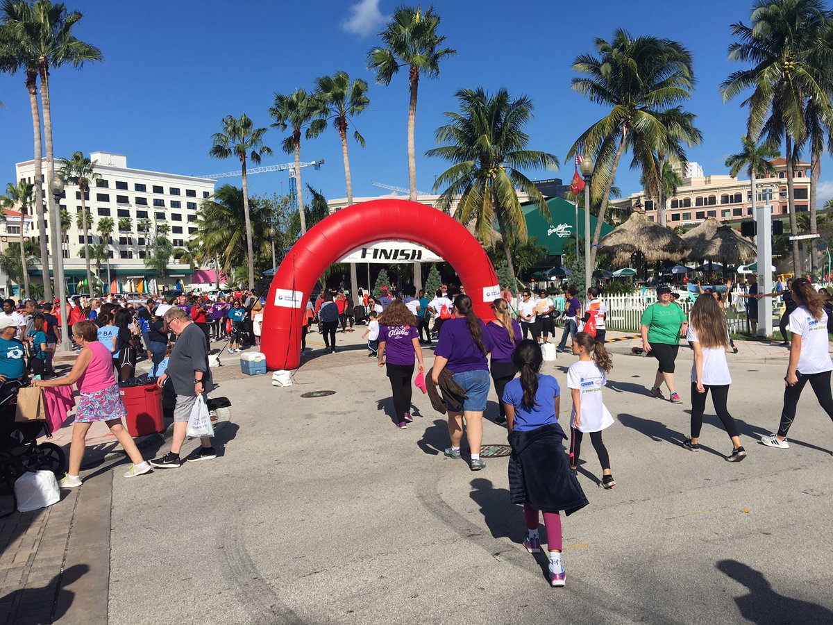 EngineerBrent's tweet photo. Fun times at the Heart Walk done by @AHASouthFlorida this morning.  Thanks to @Erica4schools for bringing me along.  It’s easy to keep stepping when you hear the bands from @thedreambbchs and @WBRCHS! https://t.co/8FhAdE2GOo