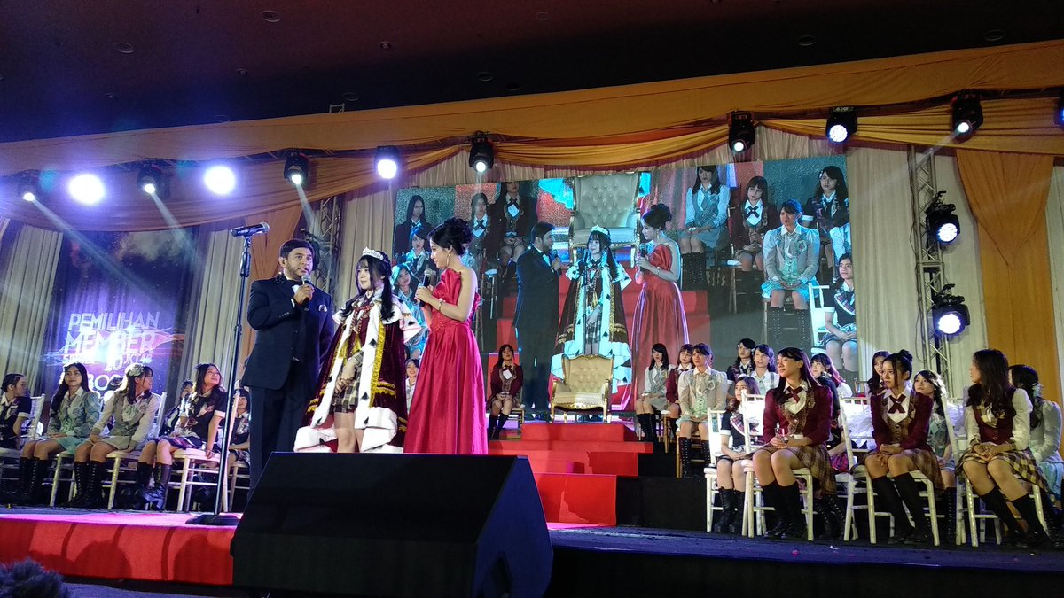 "JKT48 berada dalam kondisi yang kritis, kami membutuhkan kalian untuk kembali!" kata <a href="/Cindvia_JKT48/">kbts</a>.
#JKT48Pemilihan2018