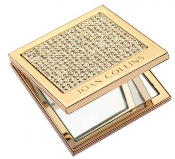 Give the gift of sparkle🌟this Christmas! Our Crystal Mirror compact is glamour at its best! With no less than 288 dazzling crystals, this is the perfect present for those seeking a little sparkle! #sparkle #diamondsareagirlsbestfriend #perfectpresent #christmasgiftidea #glamour