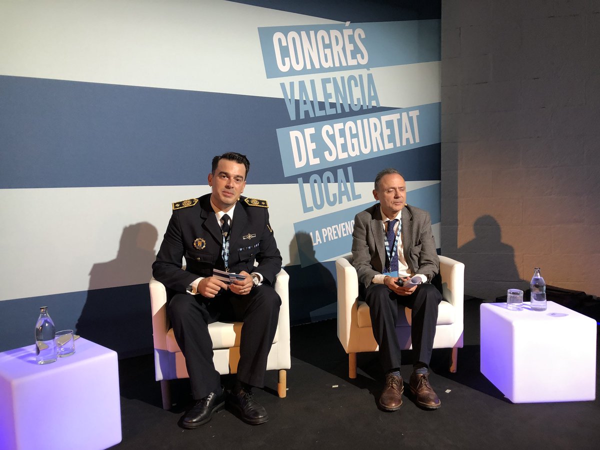 Congreso_ICV's tweet photo. La seguridad pública que funciona: dos modelos y un compromiso. Vicente Garrido Genovés y José Martínez Espasa
Congreso Valenciano de Seguridad Local.
#PolicíasLocales #AVSRE  
#SeguridadLocal2018 
#SeguretatLocal2018
Tod@s Unid@s MEJOR a que SÍ.
👮‍♂️👮‍♀️👮‍♂️👮‍♀️👮‍♂️👮‍♀️👮‍♂️👮‍♀️👮‍♂️👮‍♀️👮‍♂️👮‍♀️ https://t.co/OOMaFKixYt