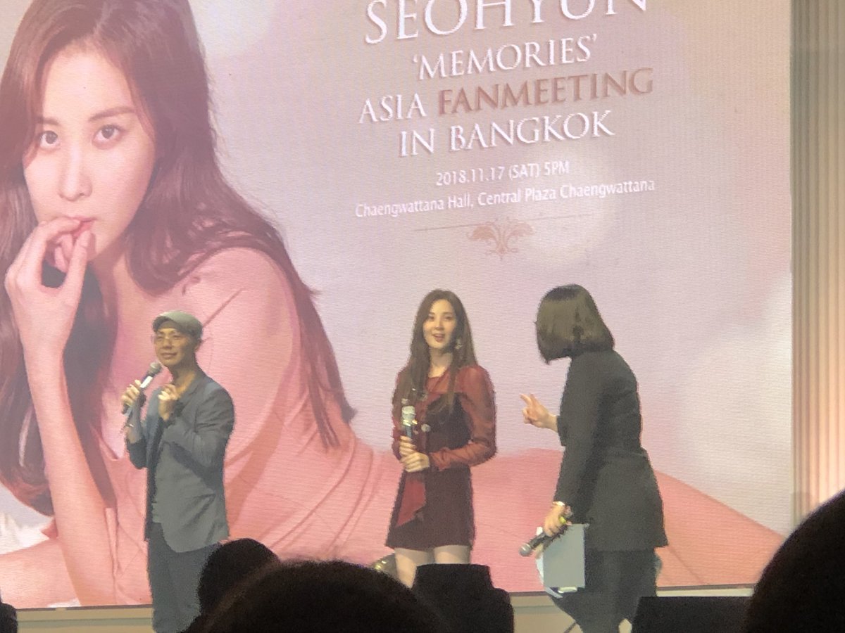 pang109_TYS's tweet photo. ขอบคุณน้องซอ  ขอบคุณที่เลือกมาประเทศไทย @sjhsjh0628 ขอบคุณผู้จัดงาน Zenith_Ent ที่พาน้องมาให้เจอ พี่เจริญ(MC) คุณเจยอง(ล่าม) ก็น่ารัก งานวันนี้สนุกมากค่ะ SEOHYUN ‘MEMORIES’ ASIA FANMEETING IN BANGKOK 16.11.2018 #SEOHYUNmemoriesBKK
#WelcomeNongSeoToThailand 😘 https://t.co/Mc9Qbj3XQv