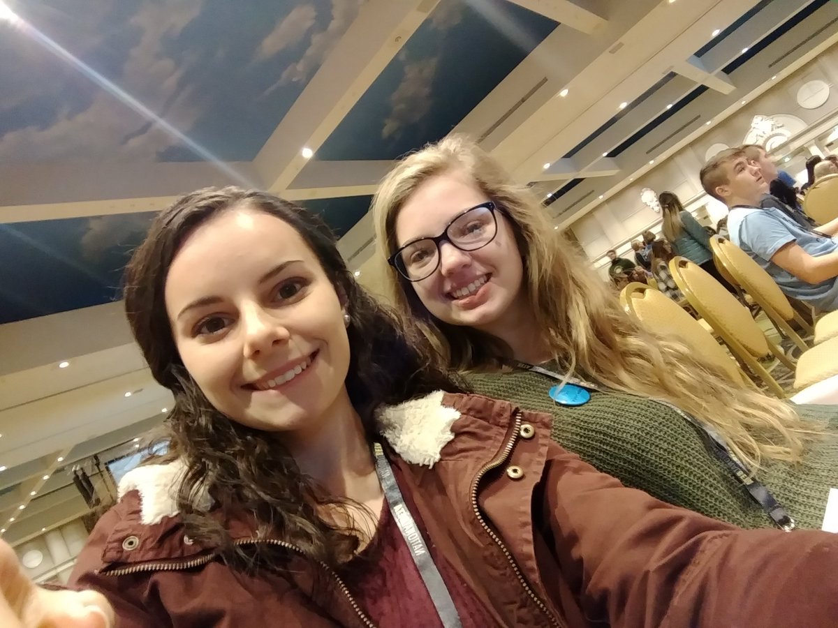 1703mez's tweet photo. #betacon19 last one 😥😭 https://t.co/FTeg6wigrU