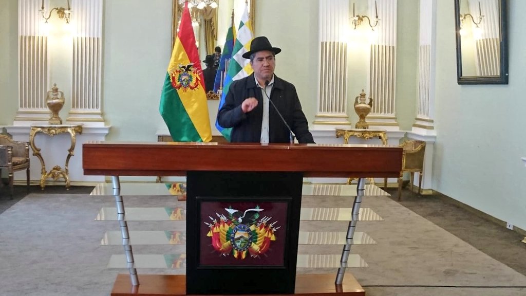 MRE_Bolivia's tweet image. #Ahora | Canciller @DiegoPary : "Chile hace un reconocimiento solo de la primera parte del fallo de la Corte, siendo que, en la segunda parte del fallo, la Corte recomienda seguir con el diálogo para resolver el enclaustramiento marítimo de Bolivia" .