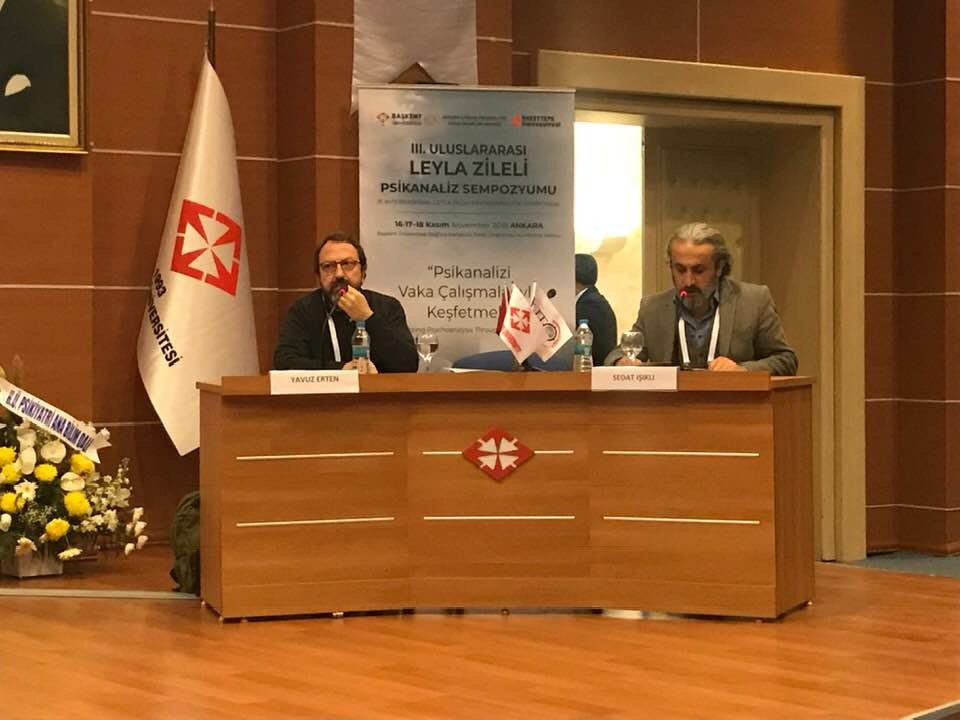 Yavuz Erten “Gravida, Yeniden” adlı konuşmasını yapıyor