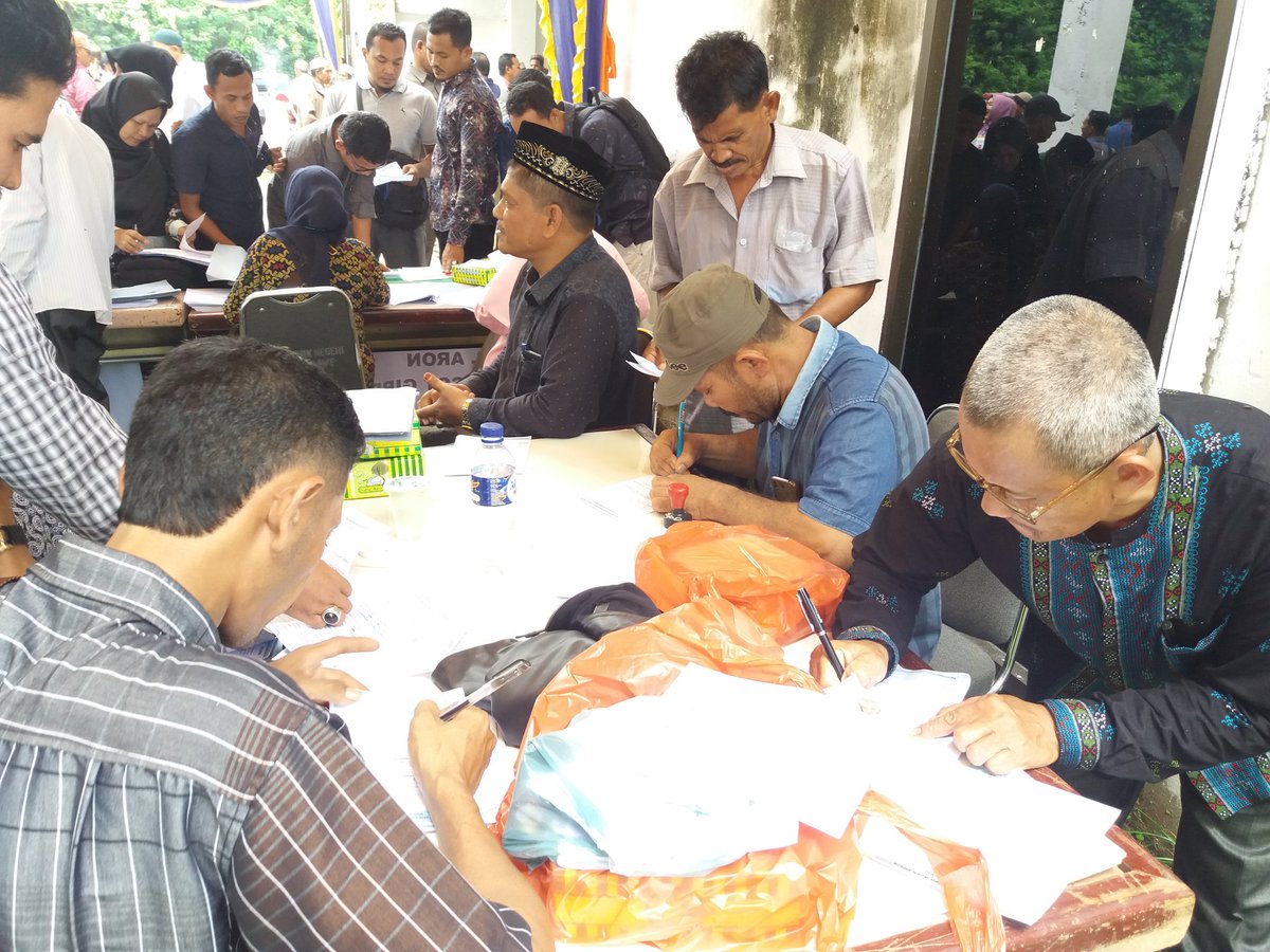 Pelaksanaan Bursa Inovasi Desa (BID)  Kab.Aceh Utara.Inovasi Desa untuk meningkat desa yang kreatif&amp;mandiri
<a href="/jokowi/">Joko Widodo</a> 
<a href="/EkoSandjojo/">Eko P. Sandjojo</a>
@fachrilabalado 
<a href="/taufikmadjid71/">IG : taufik.madjid</a>
@p3md 
@mukhtarisyah
<a href="/HasanZulfahmi/">Zulfahmi Hasan</a>
#19112018#Auditariumpoltek