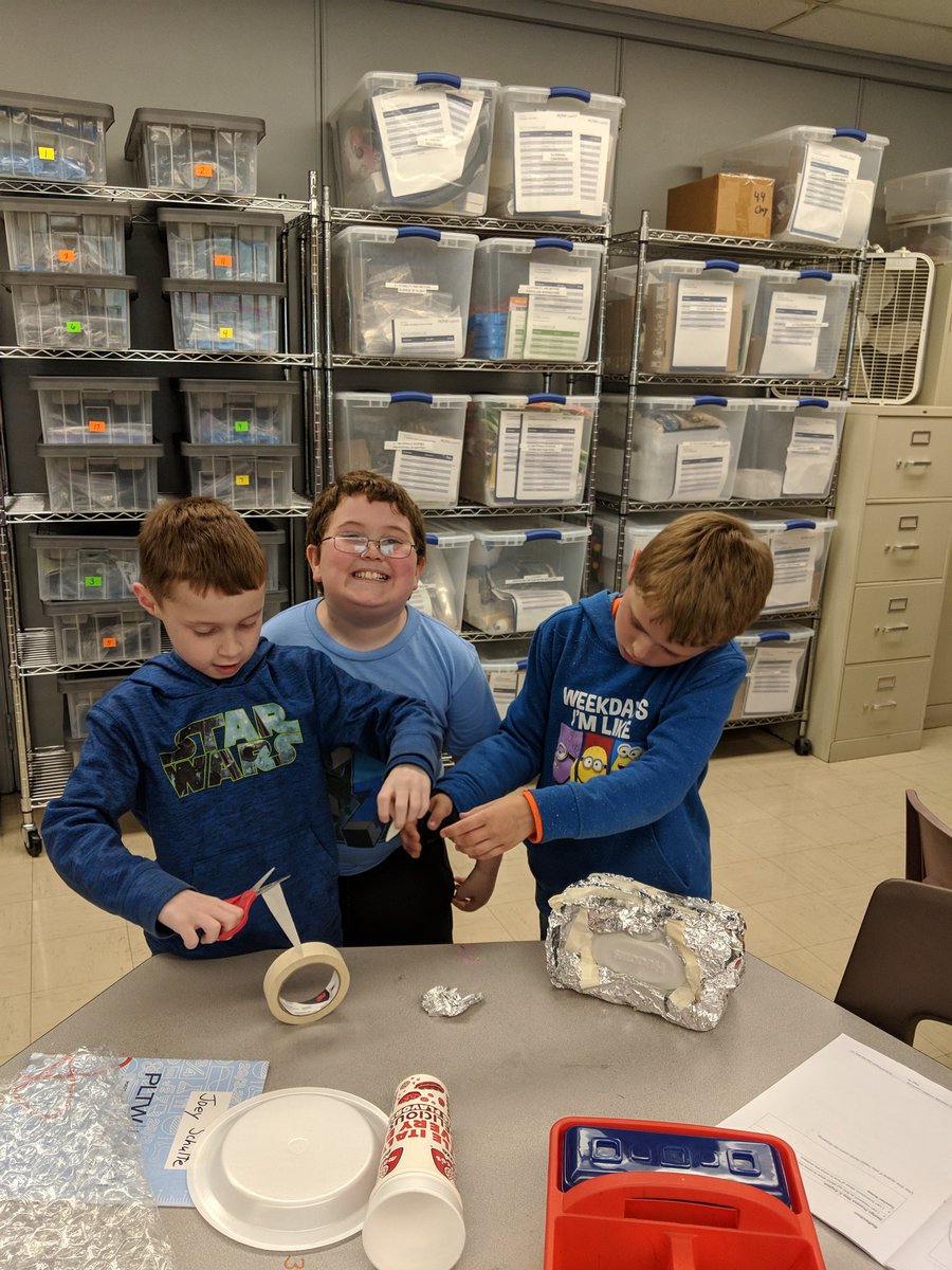 CBelcher_STEM's tweet photo. 2nd graders learning about conductors and insulators. We had to build a cooler that would keep an ice pop frozen while under a heat lamp! #PLTW #PLTWEastview @eastv_rams https://t.co/tJmKKjLh9o