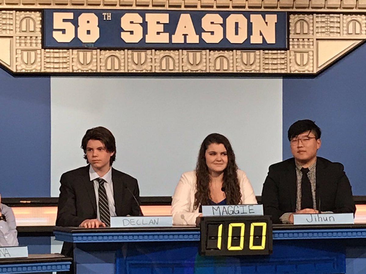 Congratulations to our It’s Academic team and our sponsor Mrs. Smith! Great teamwork today!