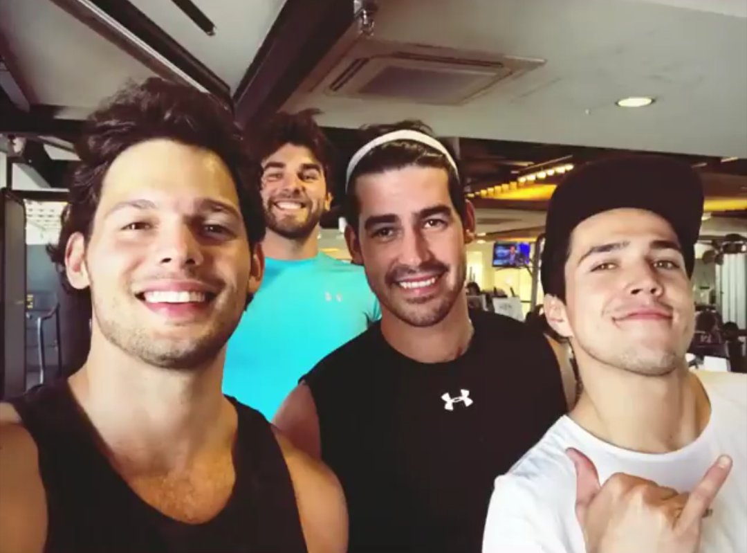 <a href="/_MarioMoran/">.</a> y <a href="/Emmanuel13pm/">Emmanuel Palomares</a> son demasiado para mis ojos 😍🔥🤤