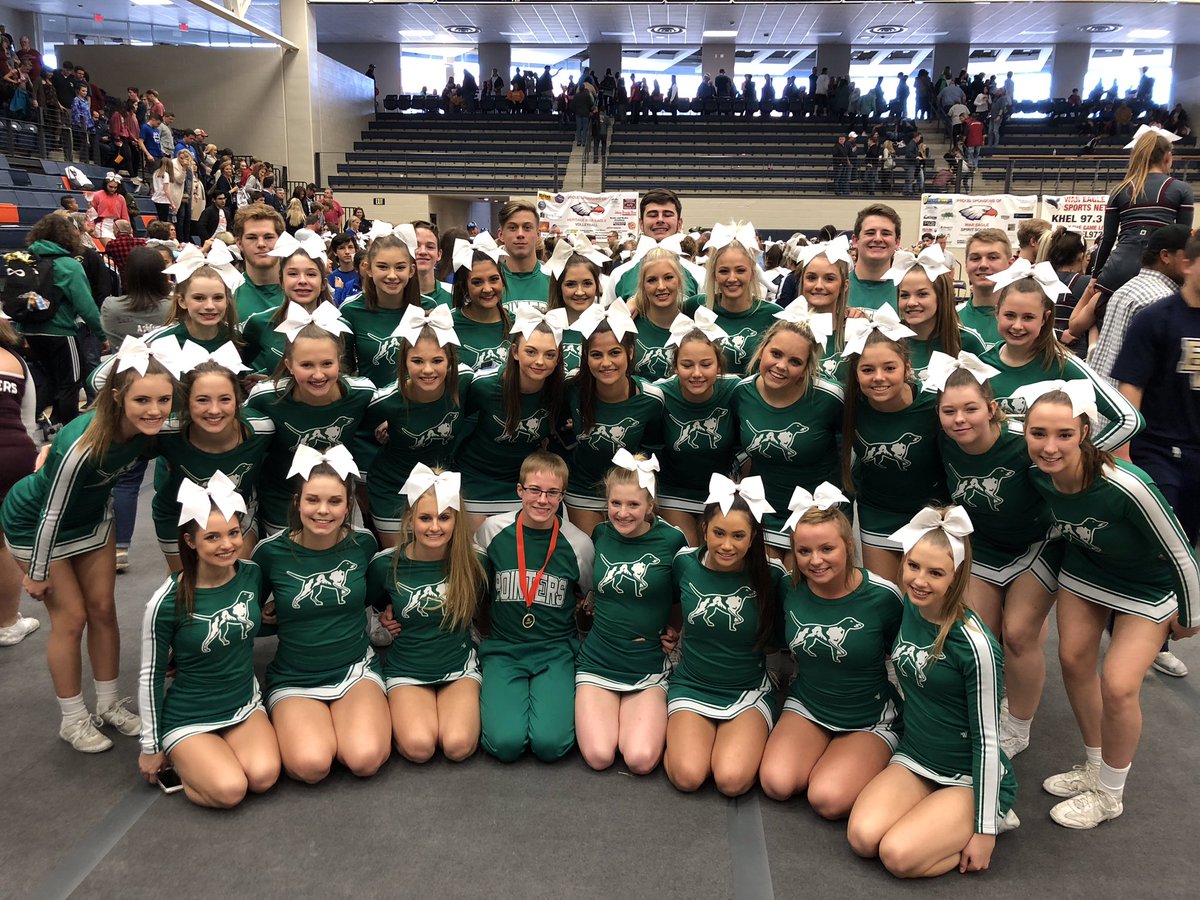 PointerCheer's tweet image. SO PROUD of this team for getting out there and hitting their routine today! Ready to get back to work and focus on being better than we were yesterday! #VBHSCheer #OYFRH 🐶💚