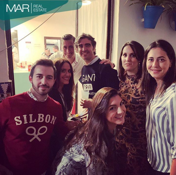 El equipo de &amp; Company os deseamos.... FELIZ OTOÑO 🍂 -#SantaFaz #QueVivanLosBarcos