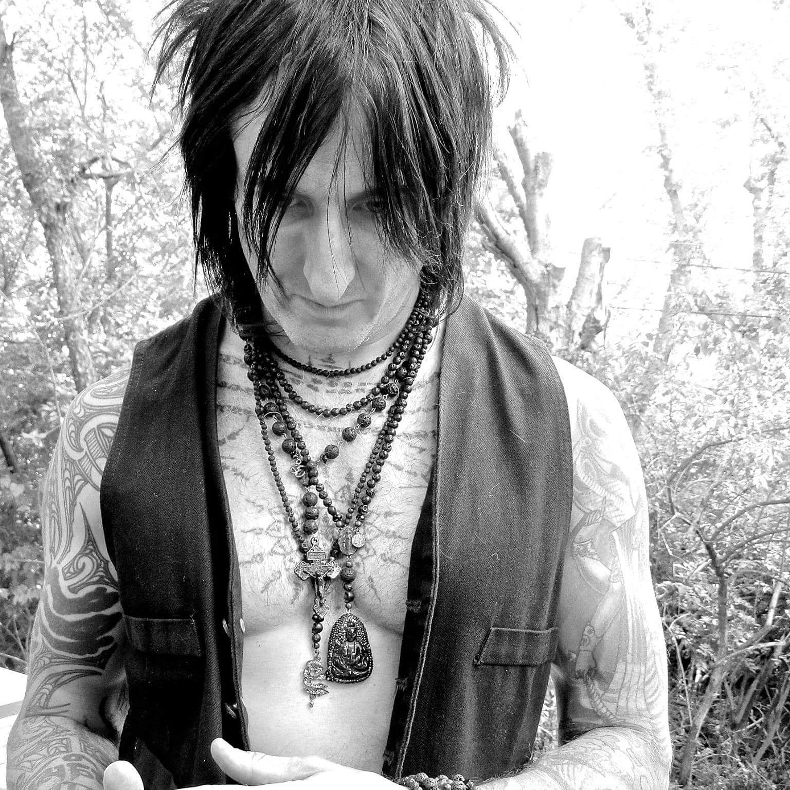 Talento conquistador. Happy birthday Richard Fortus     