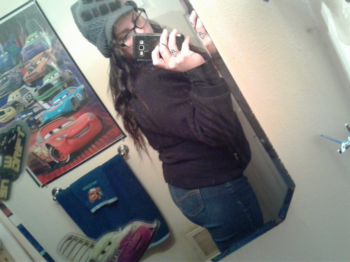 19005c9b3b8c4b1's tweet photo. I havnt put jeans on in about 3years👖after losing pretty such the other half of me.👙i didnt lose my ass in jeans😅😍🤗 im looking like Ayee this fine glass of 🍷still got it😎😘
#Glasses #jeansForDays #BoyHat #LongHaiirDontCare #blackandgray https://t.co/lVnB4AIaYV