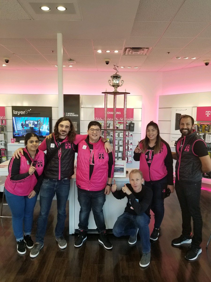 jstn692's tweet photo. Greg Lavarta and his Rowlett team are 2 for 2 in Q4 with top 2 finishes in the market!  Awesome to see them take so much pride in their customers experience!! #clubgold #SWisbest #howNTXdoesit https://t.co/xqIpc6t0v2