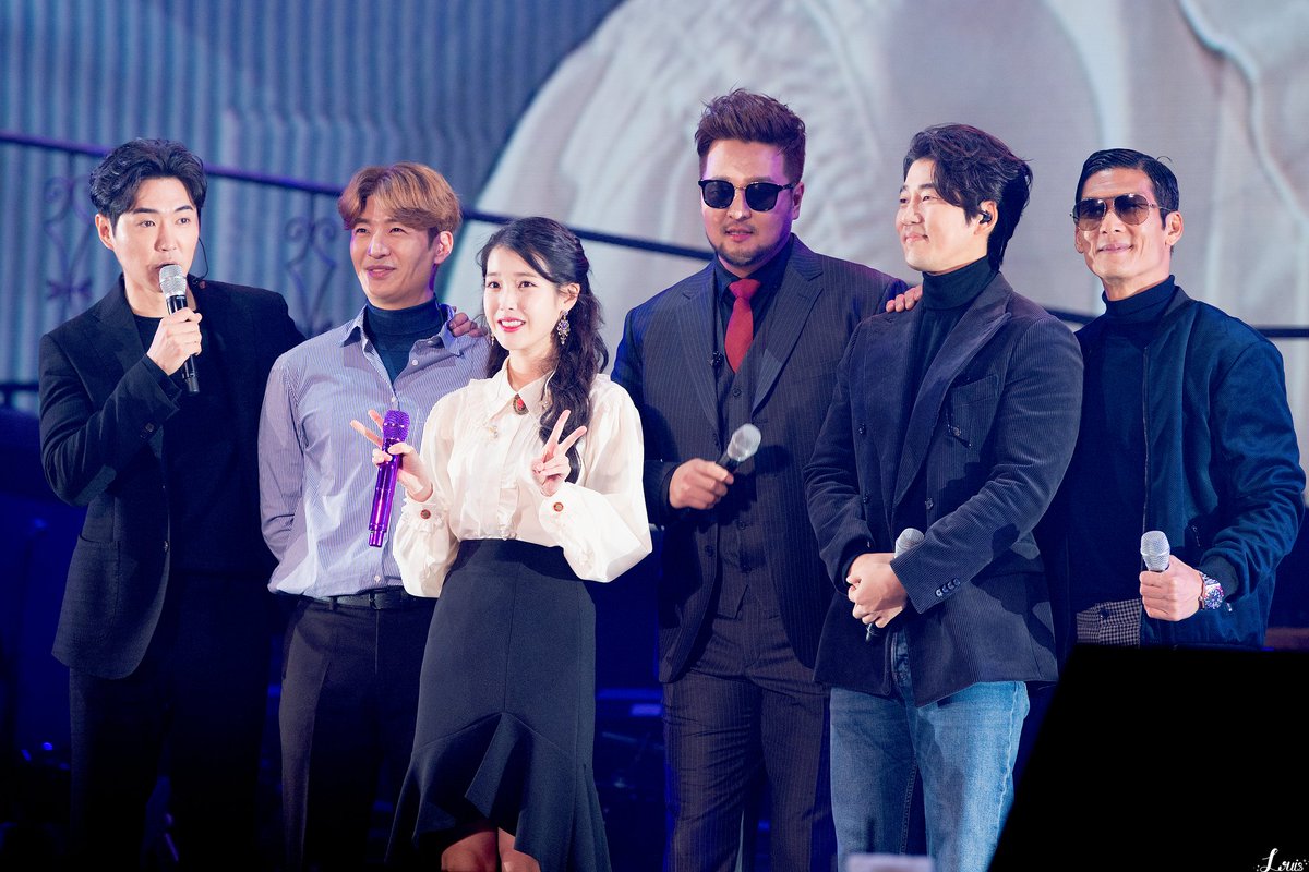 Louis❄ tweet media