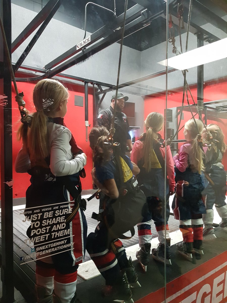 KGHAHockey's tweet photo. #KGHA1819 Novice C Rangers putting in some reps on the treadmill at @NextGenHKY last night. 💪🏻 Big thanks to @daggett65 for all his help! #LegsFeedTheWolf #NextGenHKY https://t.co/nn6pMaLlOZ