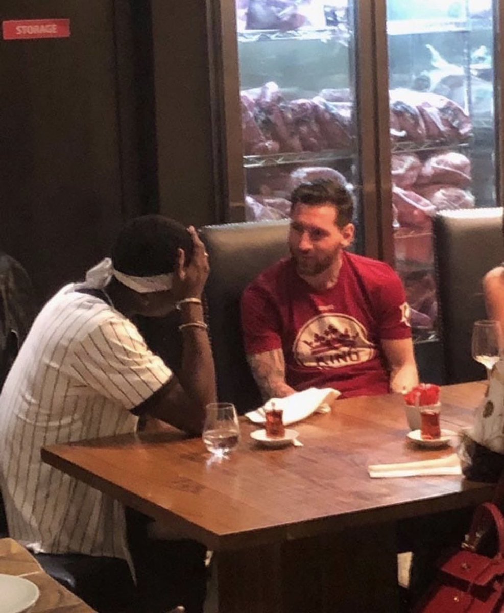 oeste's tweet image. Paul Pogba looking like he’s telling Leo Messi ALL the ways Mourinho did him wrong in their relationship 😂