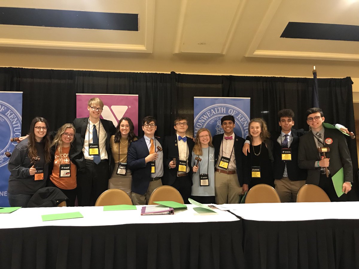 MariamaKYYMCA's tweet photo. ✨Congrats to the KYA HS 1 2019 POs! ✨

Gov: Sammy Smith 
CW SOH: Aidan Aldridge 
CW POS: Peyton French 
SOS: Jack Clark 
Lt Gov: James Gunasar 
BG SOH: Haider Nasir
BG POS: Sadie Townsend 
Chief Jus: Sky Carroll
Attorney Gen: Ashlea Eversole
SEC: Maddie Stokes
EIC: Connor Ford https://t.co/iEUwYeqqDu