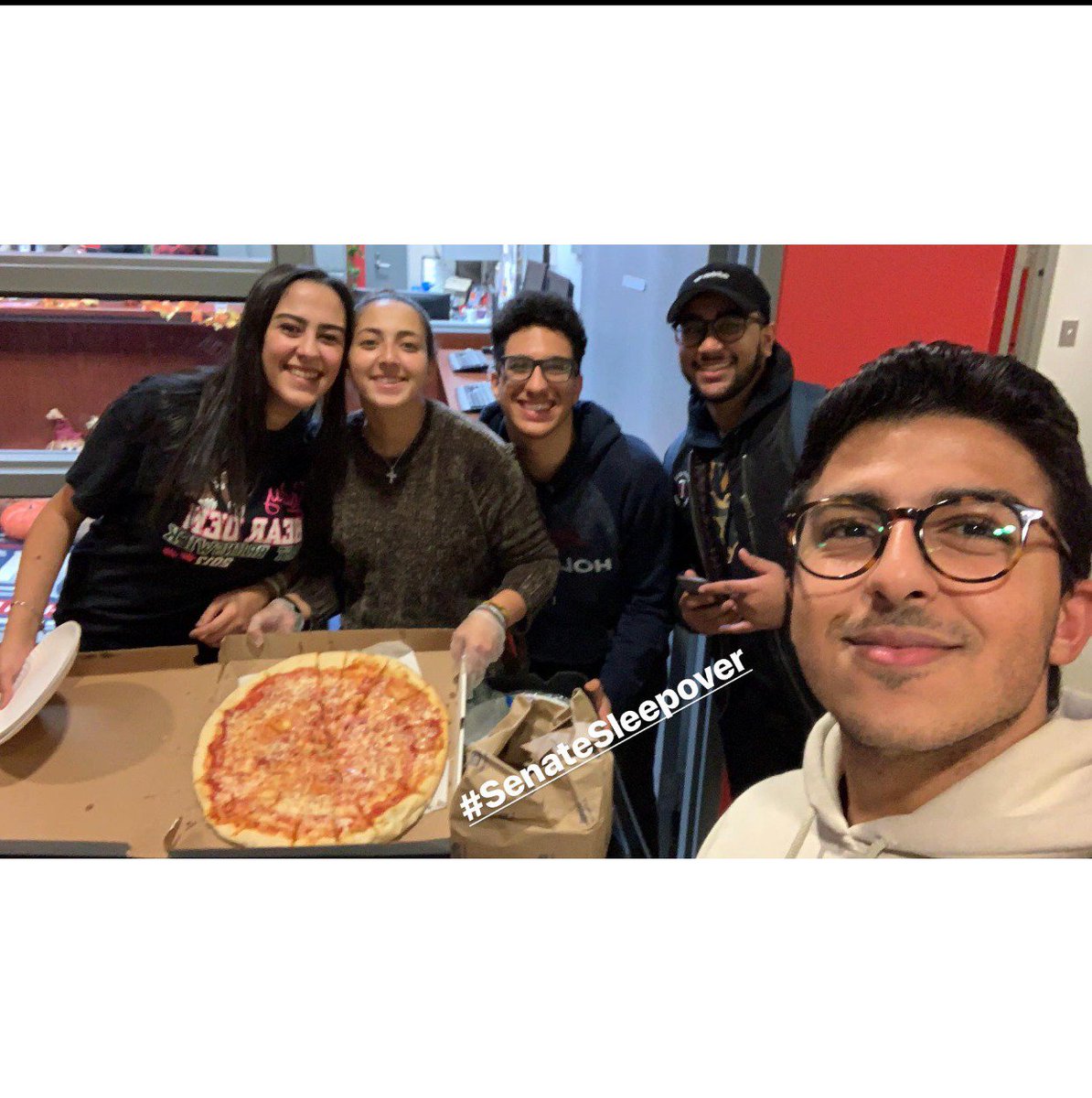 Snowed in done right! ❄️ We gave out food and #NJIT gloves! Special thanks to Dean Boger and her staff for all the help and support. Shoutout to <a href="/njitvector/">vector</a> <a href="/NJITSAC/">NJIT SAC</a> <a href="/njit_nucleus/">Nucleus Yearbook</a> for helping with the food! #SenateLove