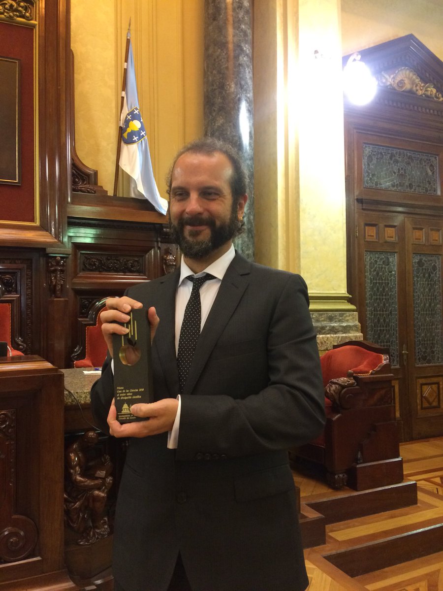 ccupf's tweet photo. Queremos dar la enhorabuena al ex-alumno del #mccupf23 @CarlosSierr2912 por su reciente premio #Prismas2018 gracias a su trabajo en el @cazadorcerebros. El trabajo duro suele tener su recompensa, así que ya sabéis alumnos de la #mccupf24, si se puede! https://t.co/sCBaf8Bk7h
