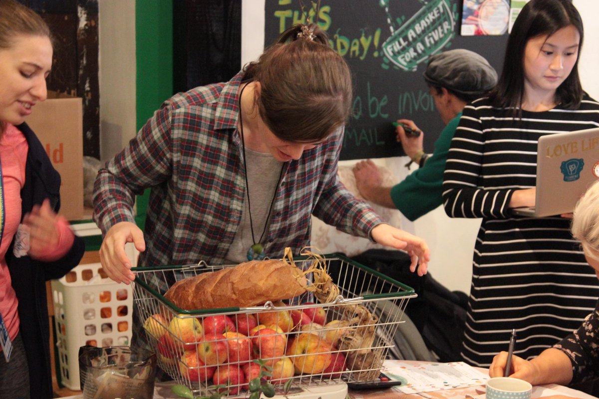 FoodSharingEd's tweet image. HIRING: Food Sharing is looking for someone with food retail experience to coordinate the day-to-day activities of the Food Sharing Hub.

Pop us an application if you think you're the ideal candidate.

We look forward to welcoming you in the SHRUB family!
ow.ly/5SUi30mDizv