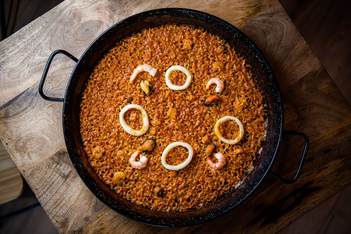 Gastroactivity's tweet photo. ¿Un sitio para comer #arroz del señoret o el que te apetezca? 
La nueva arrocería de #Madrid se llama @Arroces_Ten 

Arroces muy ricos 🥘  y un local muy chulo al lado de la Castellana #paella #arroceria

https://t.co/pcOFEOzXu3 https://t.co/eLoBnq3rhs