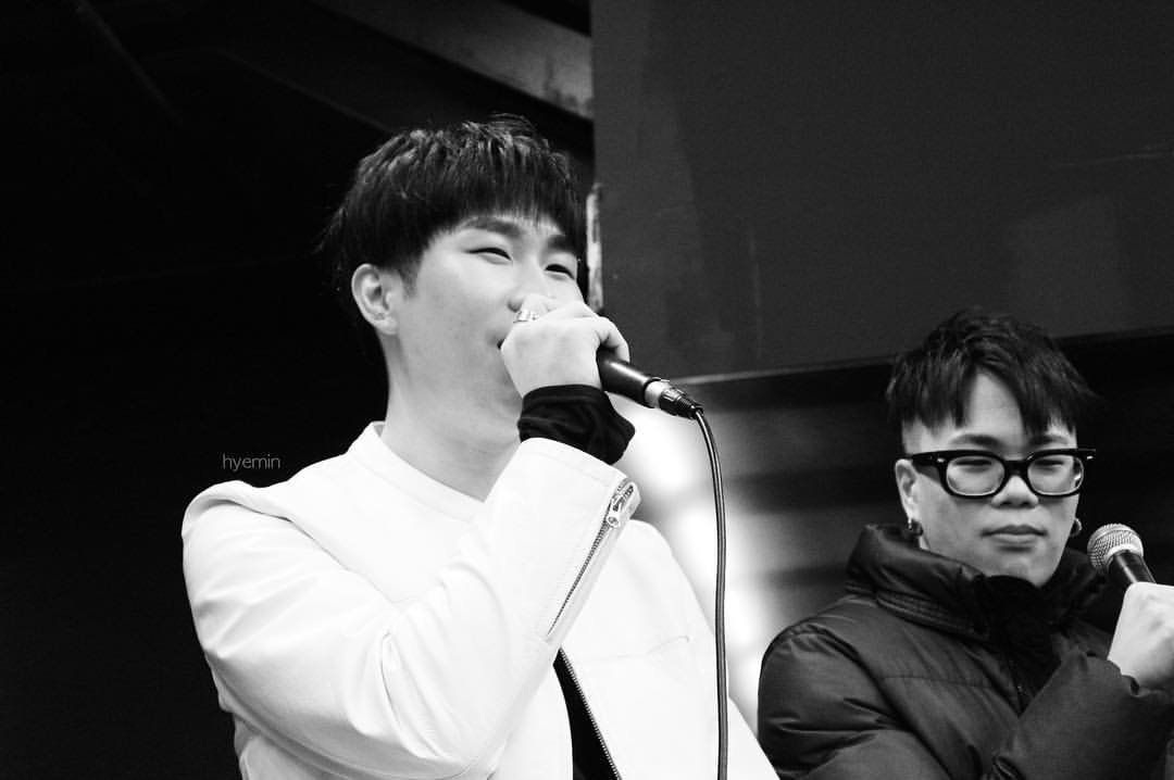 ELO_Thailand's tweet photo. ELO today at All Day Out in Seoul 2018 cr. IG hyemintaek #Alldayout #์ฌ๋ฐ์ด์์ #eloinvvd #์๋ก #์ค๋ฏผํ https://t.co/ctYUDbf90j