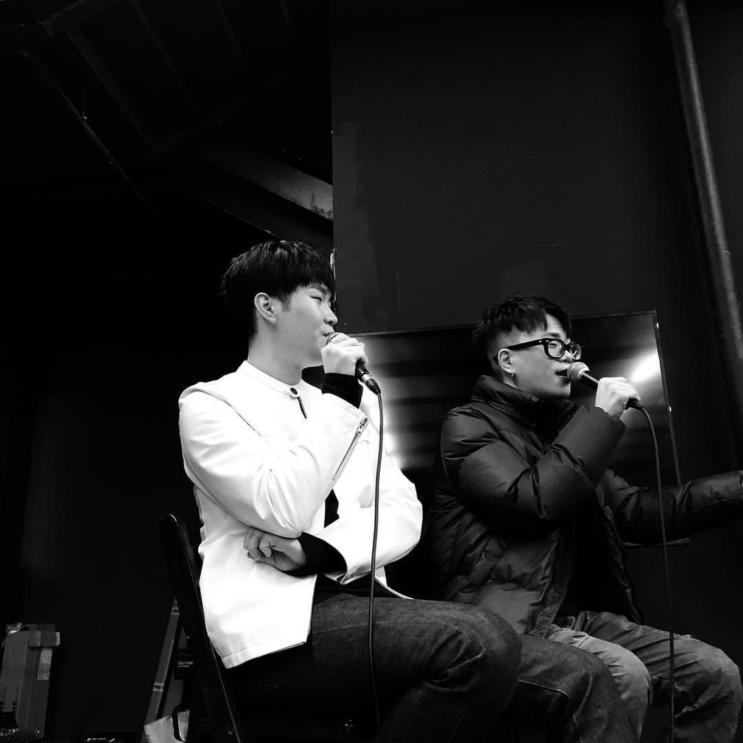 ELO_Thailand's tweet photo. ELO today at All Day Out in Seoul 2018 cr. IG hyemintaek #Alldayout #์ฌ๋ฐ์ด์์ #eloinvvd #์๋ก #์ค๋ฏผํ https://t.co/ctYUDbf90j