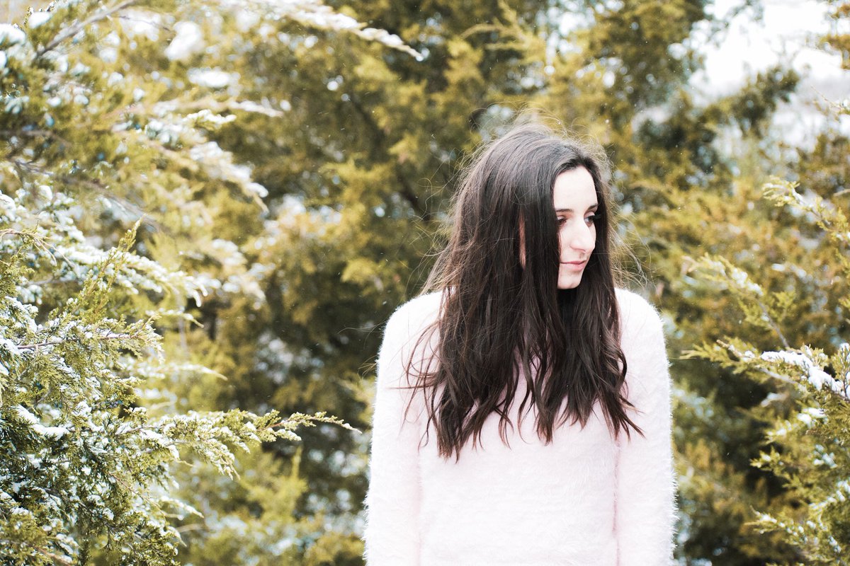 CarleeNesom's tweet photo. The best photographer, 
the sweetest friend
Here’s to senior year ❄️ https://t.co/lnJXxHiEZF