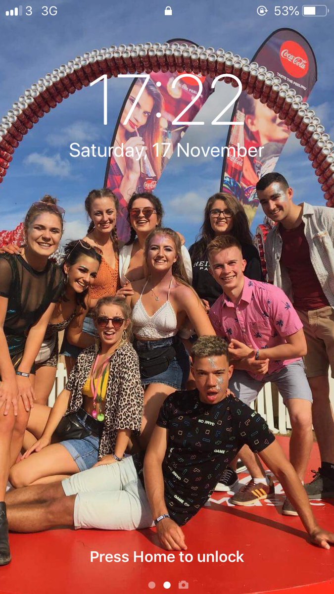 Sarah_Howarth2's tweet photo. @PiaOliviaBarret Das me lock screen too https://t.co/RqwzcncgFh