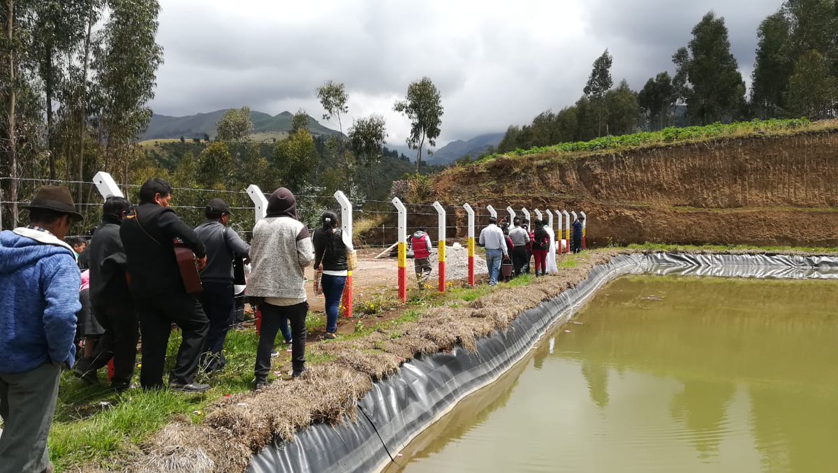 EcuadorMAE's tweet photo. A través del proyecto #FORECCSA inauguramos un reservorio como medida de adaptación al cambio climático, que proveerá de agua permanente en época de sequía a 40 familias que habitan  en la comunidad Ancholag, Cayambe. https://t.co/lJ5dqTCGNy
