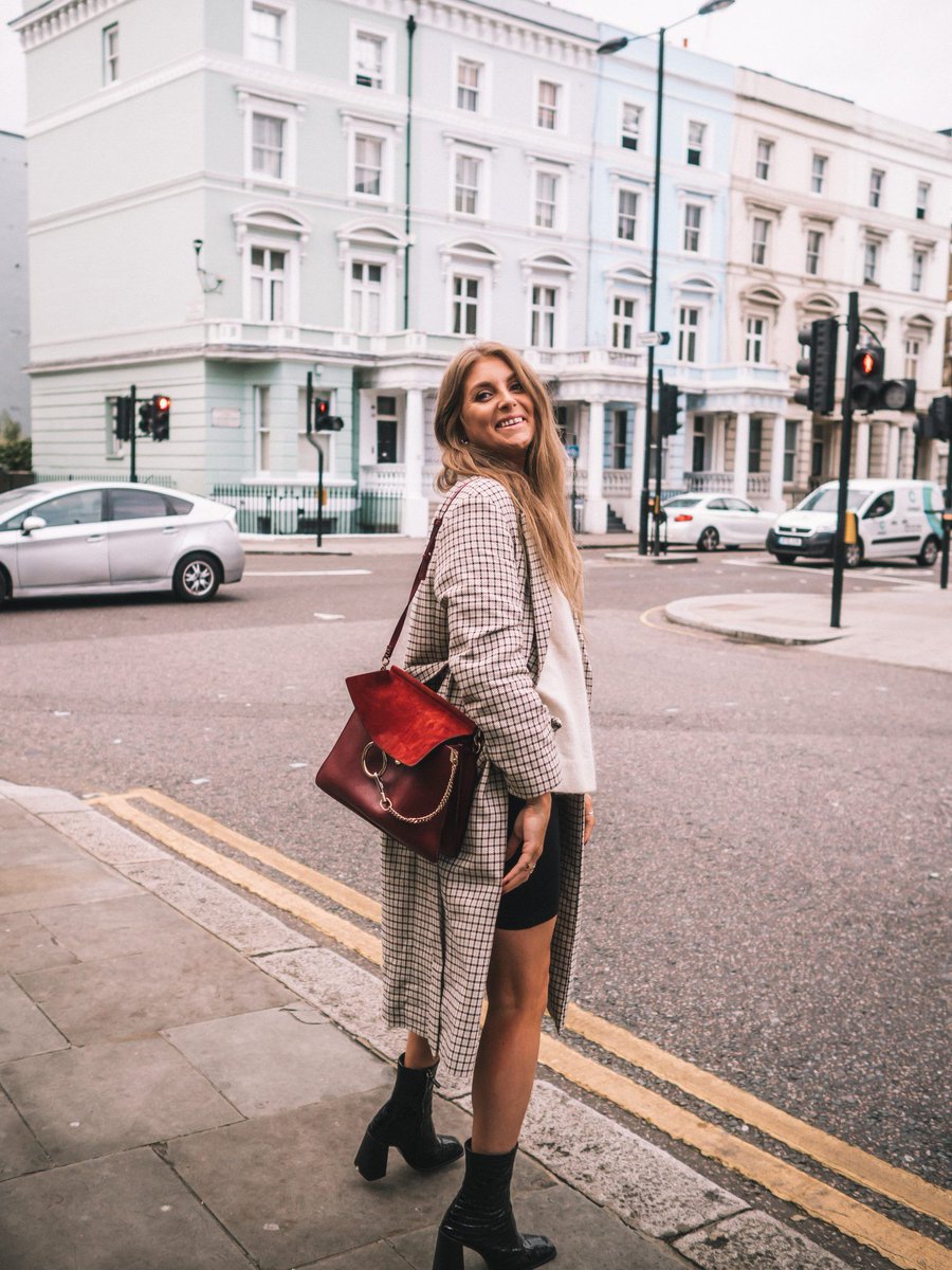 sineadxcrowe's tweet photo. 5 autumn essentials to invest in . . . https://t.co/HC7QEyxly6 @FemaleBloggerRT #autumnessentials #autumnstyle #lookbook #autumnlookbook https://t.co/Oj8HTDpoPg