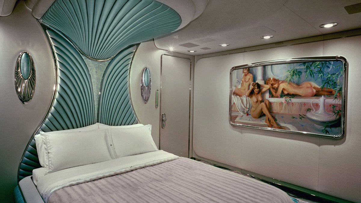 VICE's tweet photo. This guy photographs luxury airplanes for the mega-rich: https://t.co/rjqfM1kVge https://t.co/tEqZklkLM6