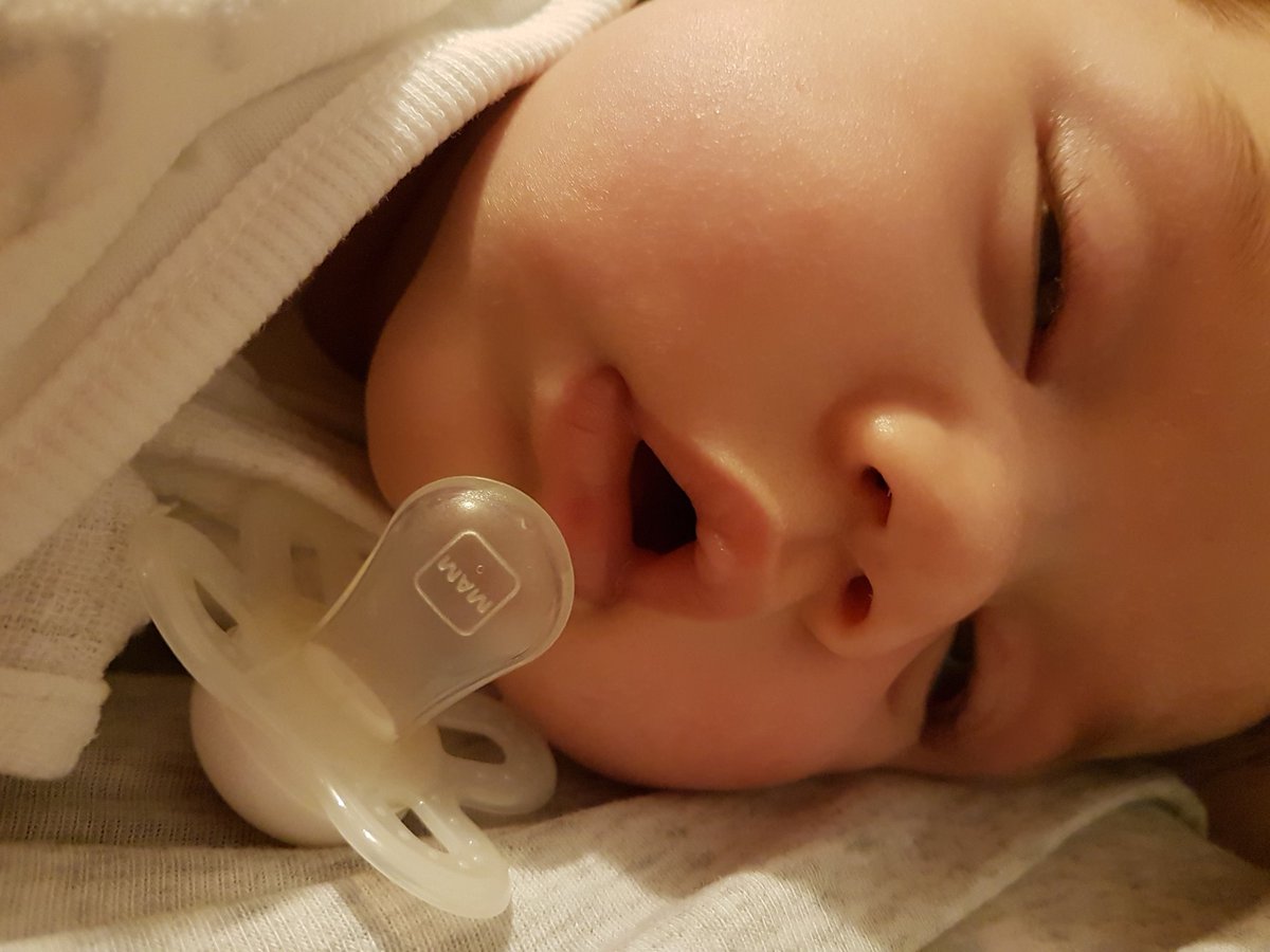 赤ちゃんの唇選手権