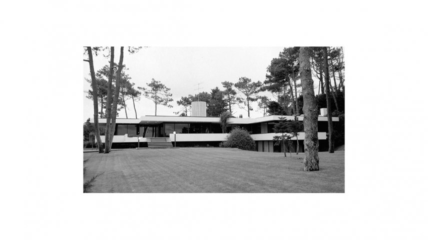 ZonArquitectur's tweet photo. Maravillosa expresión #100x100moderna Casa Espacio, Punta del Este - Uruguay. #Arquitecto Mario Roberto Alvarez. Entre 1982-1984.
#100x100masterhouses #TeCreesModerno? #MenosEsMas https://t.co/zwTMXFurRs