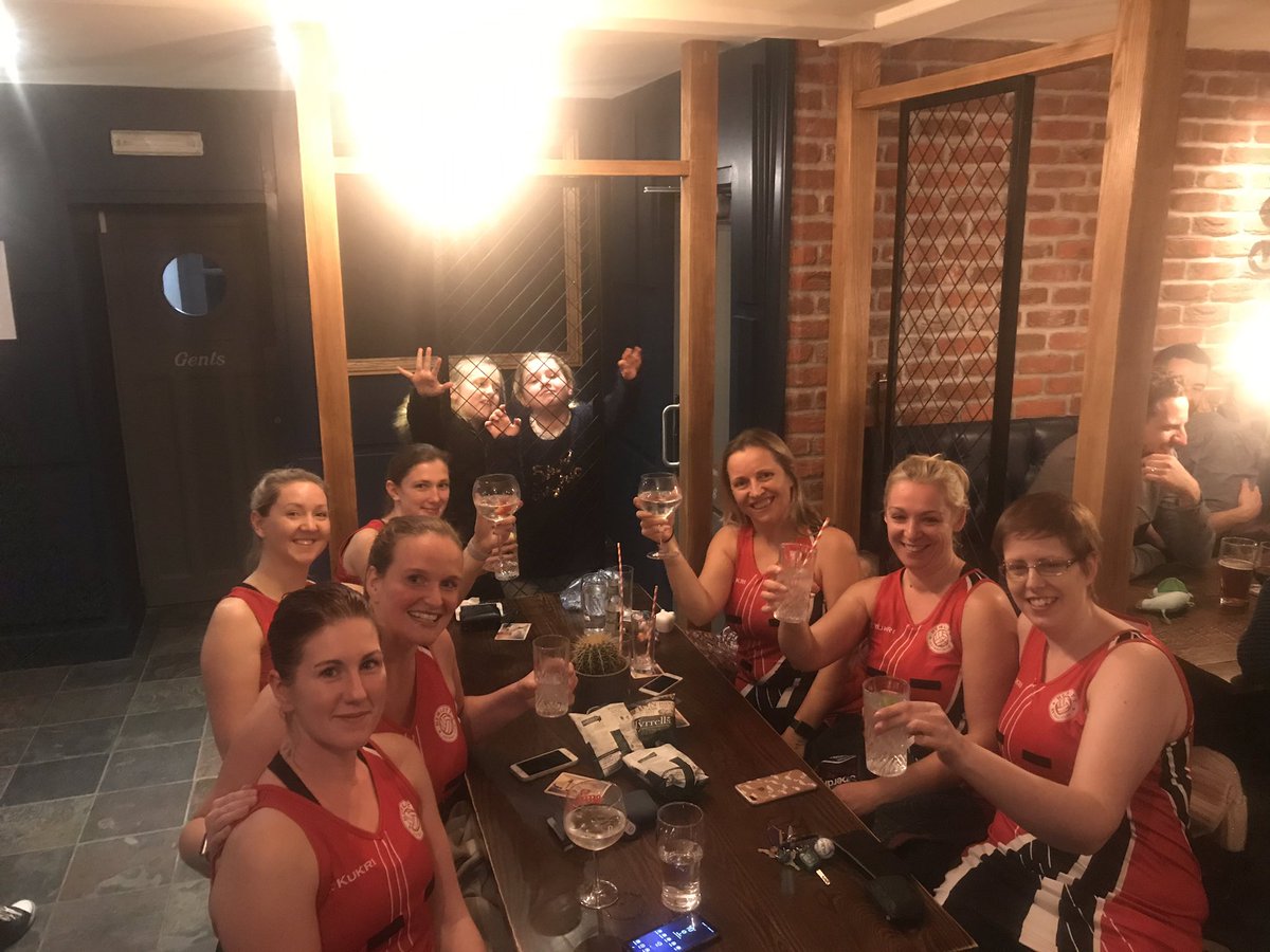 HewlettNetball's tweet photo. We love our team bench @TheHewlett #dibs #ginlovers #nicnotlookingatherboobs #minihewletts https://t.co/rJ3y9NxFu7
