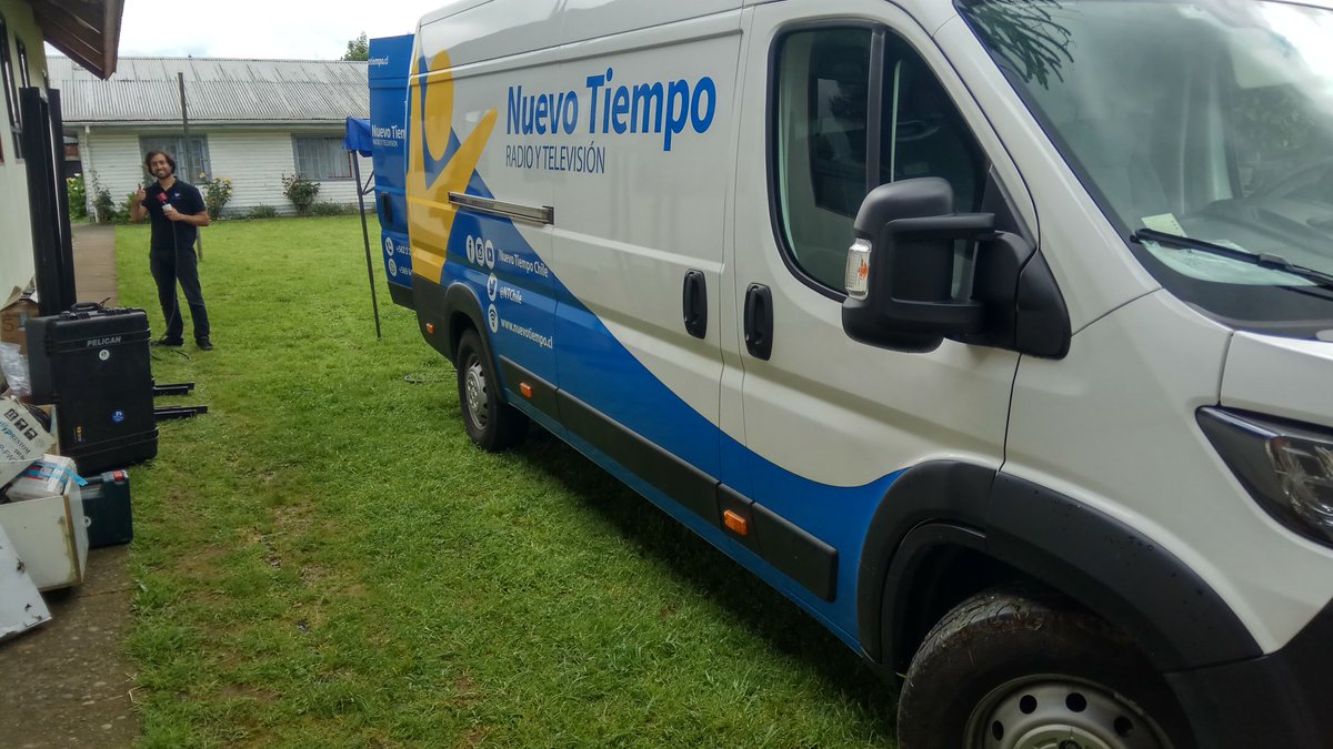 ntchile's tweet image. HOY iniciamos nuestra caravana de la esperanza🌱en #Loncoche y como equipo de #NuevoTiempo 🇨🇱🎬🎥 estamos preparando todo para que esta noche sea de gran bendición. 
Te esperamos junto al pastor @brunoraso de la @iasdsudamerica en #ElPoderDeLaEsperanza #Esencias @LuisVelasquez9