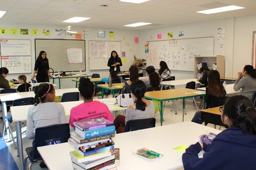 ConMiMADRE's tweet photo. We've had some great sessions for our students today covering topics such as managing stress, making responsible choices, and budgeting/saving thanks to our presenters from: @LifeWorksAustin @BBT @pricklytherapy #ZenLearningProject #HLFL https://t.co/d0NRMpvxoh