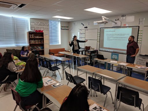 ConMiMADRE's tweet photo. We've had some great sessions for our students today covering topics such as managing stress, making responsible choices, and budgeting/saving thanks to our presenters from: @LifeWorksAustin @BBT @pricklytherapy #ZenLearningProject #HLFL https://t.co/d0NRMpvxoh