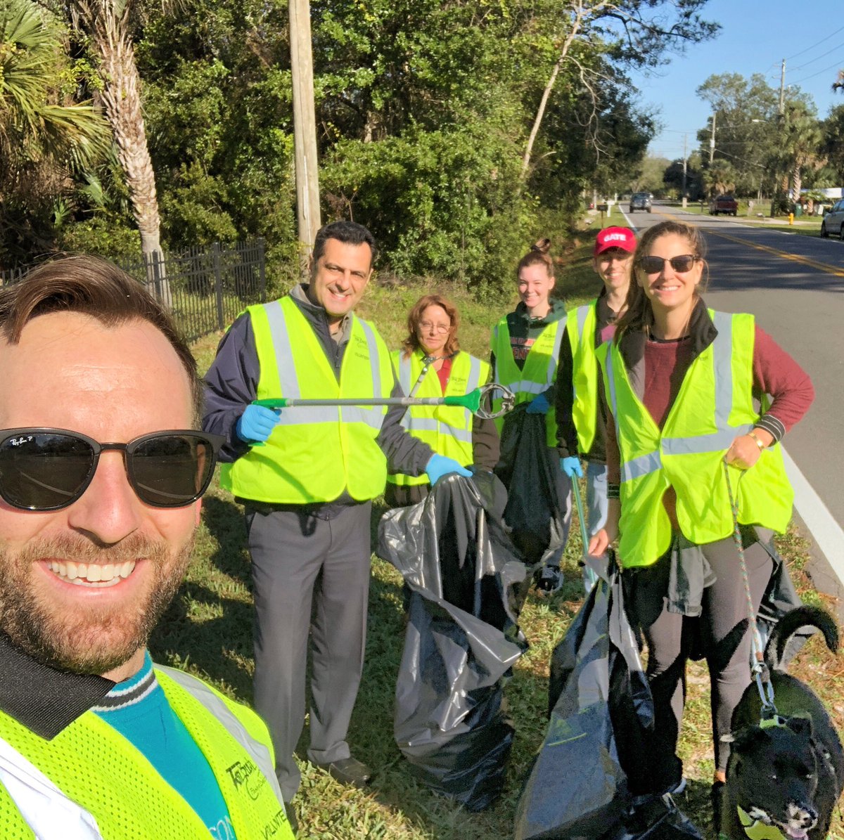 Another successful Anniston Road Street Cleaning! Cc: @cityofjax @JaxBeautiful 

#TomBushCares #KeepJaxBeautiful #PupitaPepper