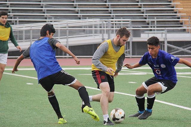 turlockjournal's tweet photo. When the start of the league kicks off for boys soccer in the Central California Athletic League, Turlock High head coach Doug Sperry is anticipating his squad to be in the mix for the title and perhaps more. Read more at https://t.co/BiPwGEv5II #TurlockHigh #Bulldogs #Futbol https://t.co/gVXewXMD0C