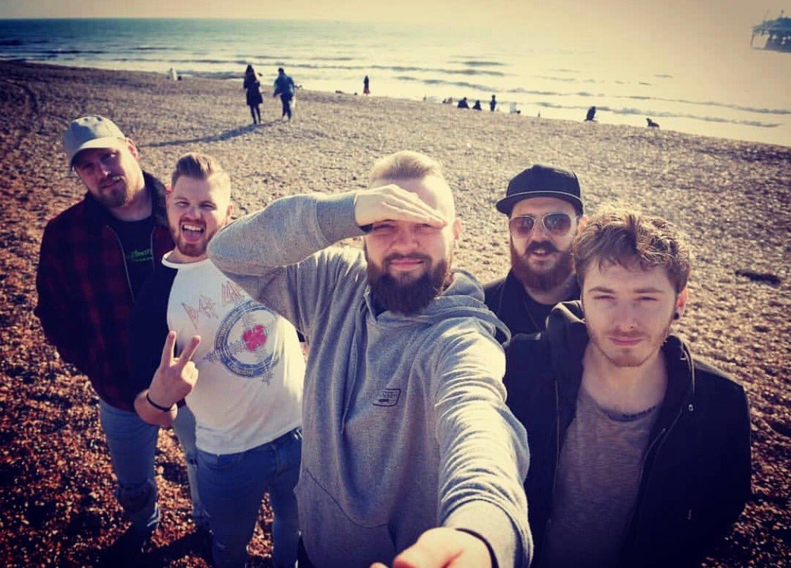 TONIGHT we hit ANVIL in Bournemouth w/ ⁦<a href="/SHVPESofficial/">S H V P E S</a>⁩ &amp; ⁦@WEARECOVE⁩ - come party! ⚡️