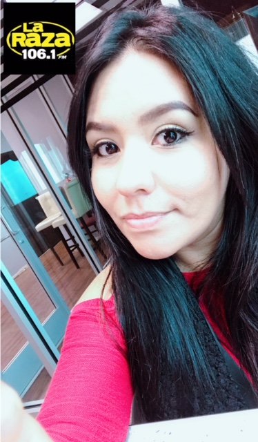 Saludos raza de su amiga 💜 @ gabbyraza11 😉💜 Disfruten su fin de semana con las personas que tanto aman y no olviden sintonizar <a href="/laraza1061fm/">La Raza 106.1 FM</a> 😉🎧estoy contigo hasta las 3pm😘