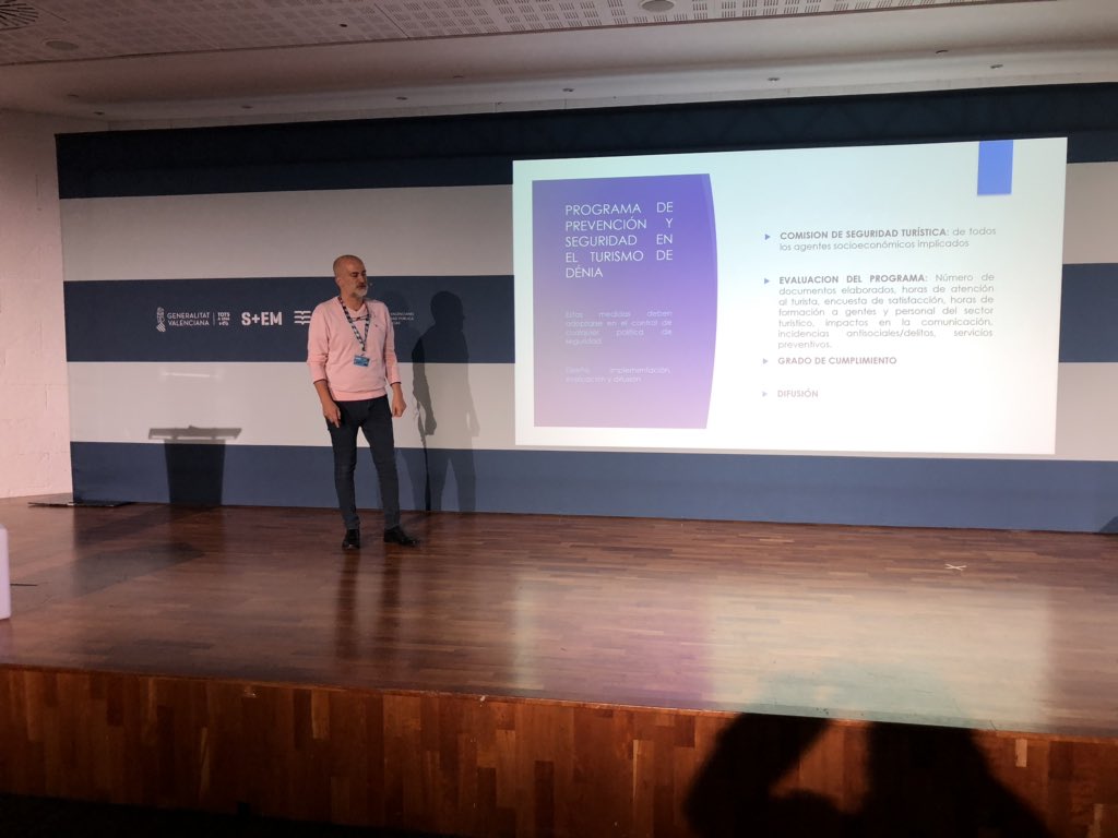 Congreso_ICV's tweet photo. Congreso Valenciano de Seguridad Local. La prevención del Siglo XXI #CongresoSeguridad2018
La seguridad en la agenda política. https://t.co/2YsRcAG2Gi
