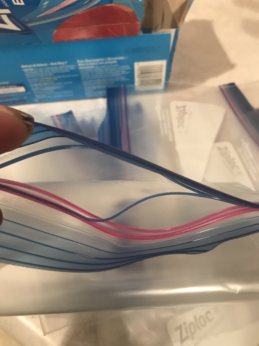 jessenharding's tweet photo. Can’t finish putting meals together for my 90 year old grandmother because in this entire box, about HALF break when opening the bag. @SCJohnson https://t.co/6AyxYDhOVG