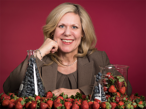 LEAD_Coalition's tweet photo. Podcast: Following the #MINDdiet for healthy brain #aging can decrease risk of #Alzheimers/#dementia by up to 53%. https://t.co/yROPLTHsJG MT @WisconsinADRC 

#nutrition #health @PsychicHealerC @AllardVegelien @healthandus @ExecutivesRUS @HeidiHmoretti @NataliePalombi @vivafifty https://t.co/UyLwCM5HvP
