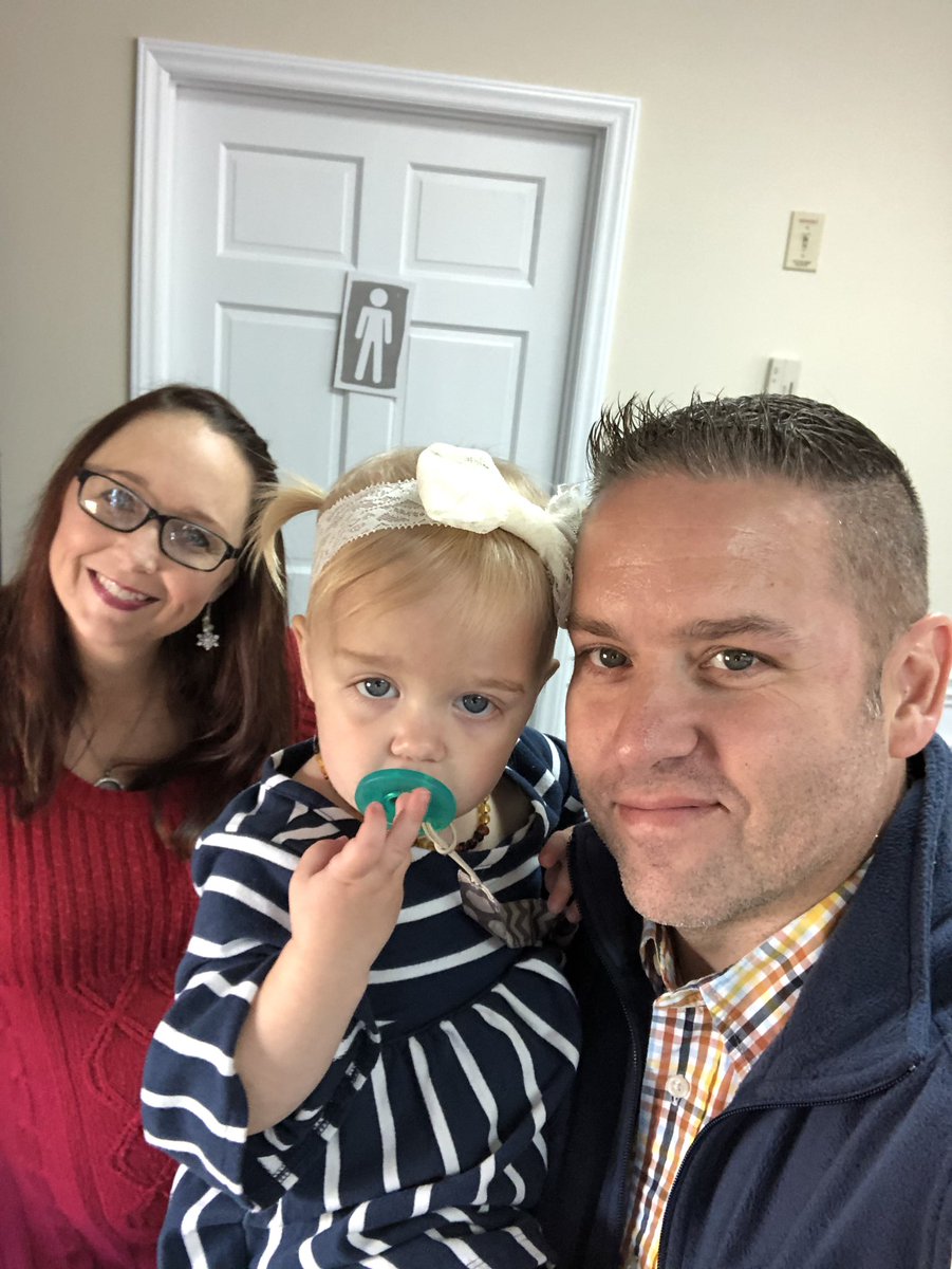 MikeHelms4HIM's tweet photo. Hangin out with my Bride, no smiles #sweetSelah several students, and others from church serving seniors from our community, and surrounding counties, a Thanksgiving meal. One of my FAVORITE times of year! #thankful https://t.co/S2A8P1b6Vc